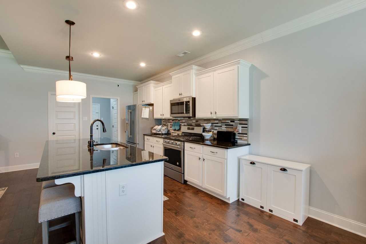 3023 Peevey Creek Ln - Photo 6 of 44