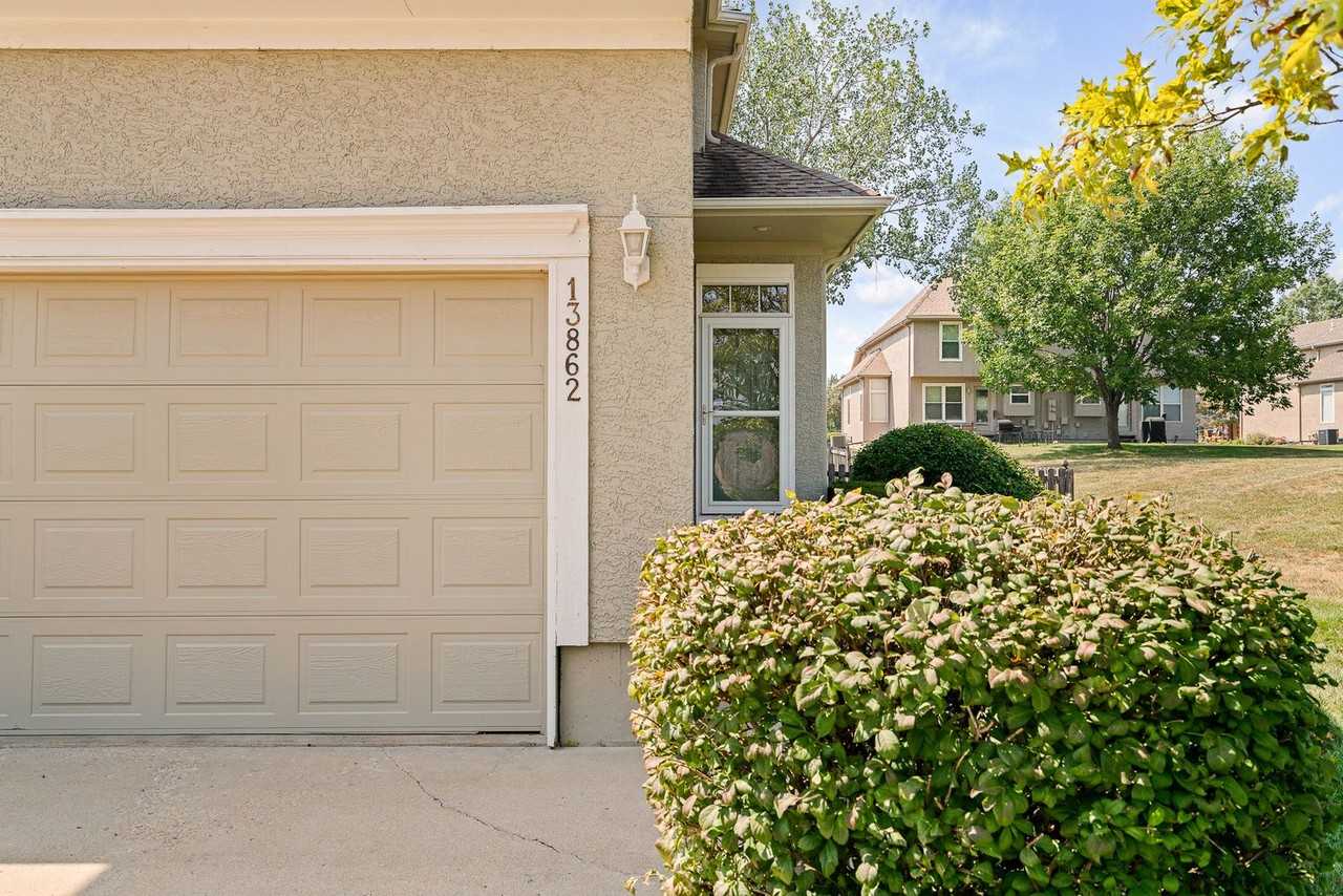 13862 S Hagan St - Photo 3 of 50