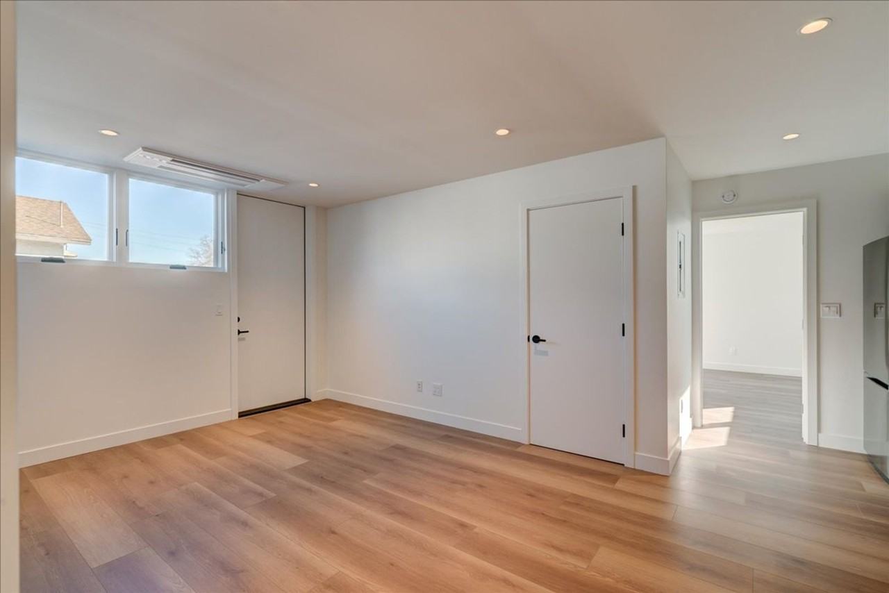 131 25th St - Photo 3 of 16