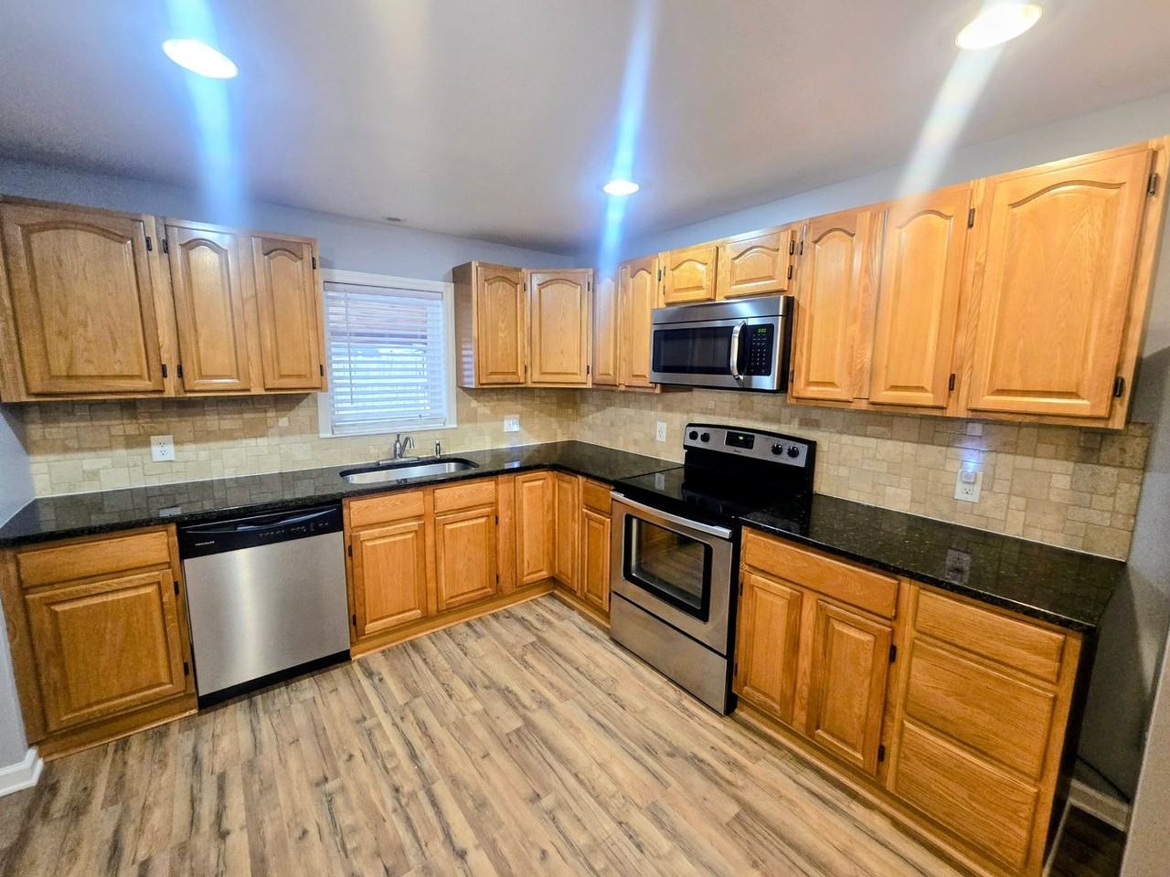 1542 Washington St - Photo 4 of 18