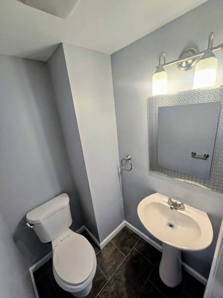 1542 Washington St - Photo 6 of 18