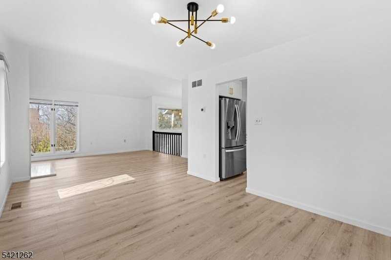 8 Canada Goose Dr - Photo 4 of 24