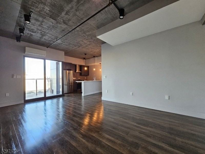 58 Elm St #601 - Photo 2 of 15