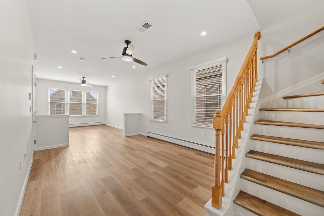 11 Obrien Ct - Photo 2 of 28