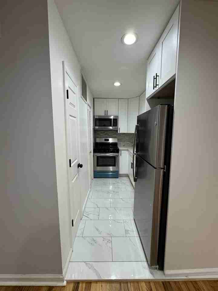 384 Palisade Ave #3F - Photo 5 of 13