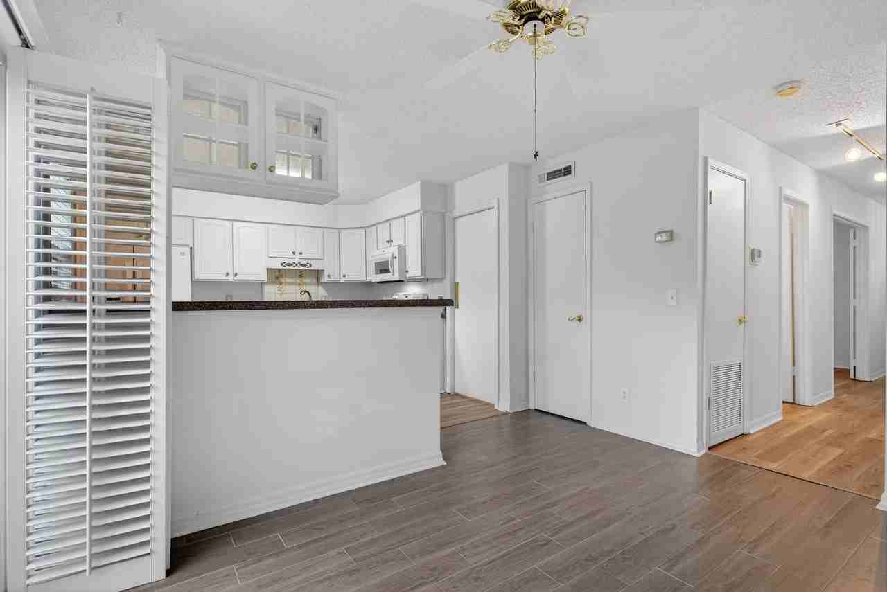 4814 Windrush Ln - Photo 7 of 30