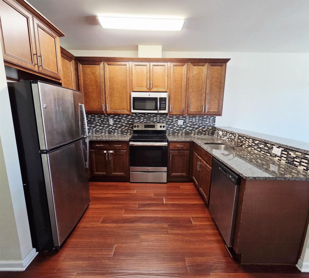 5817 Jefferson St #205 - Photo 3 of 15