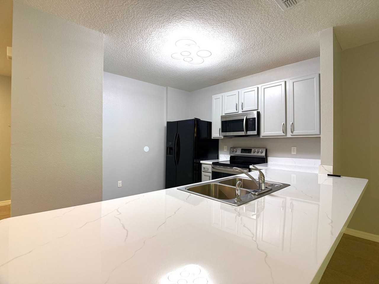 447 Arbor Lakes Dr - Photo 5 of 35