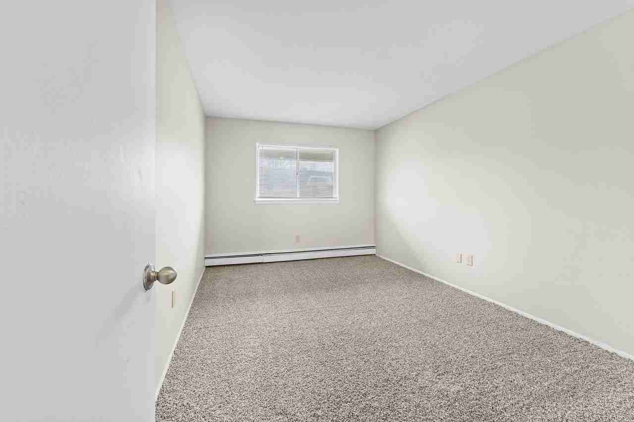 23700 W Warren St #7425UPG - Photo 6 of 8