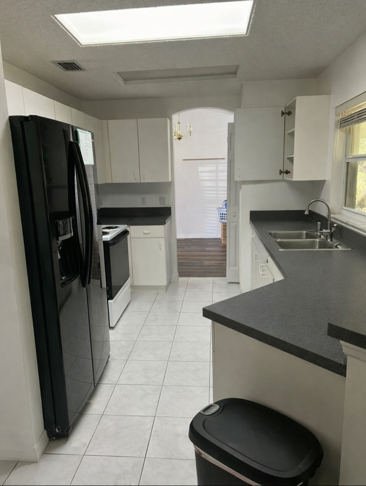 6615 Homestead Ave - Photo 3 of 7