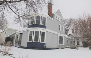 featured image of 220 E 27th St