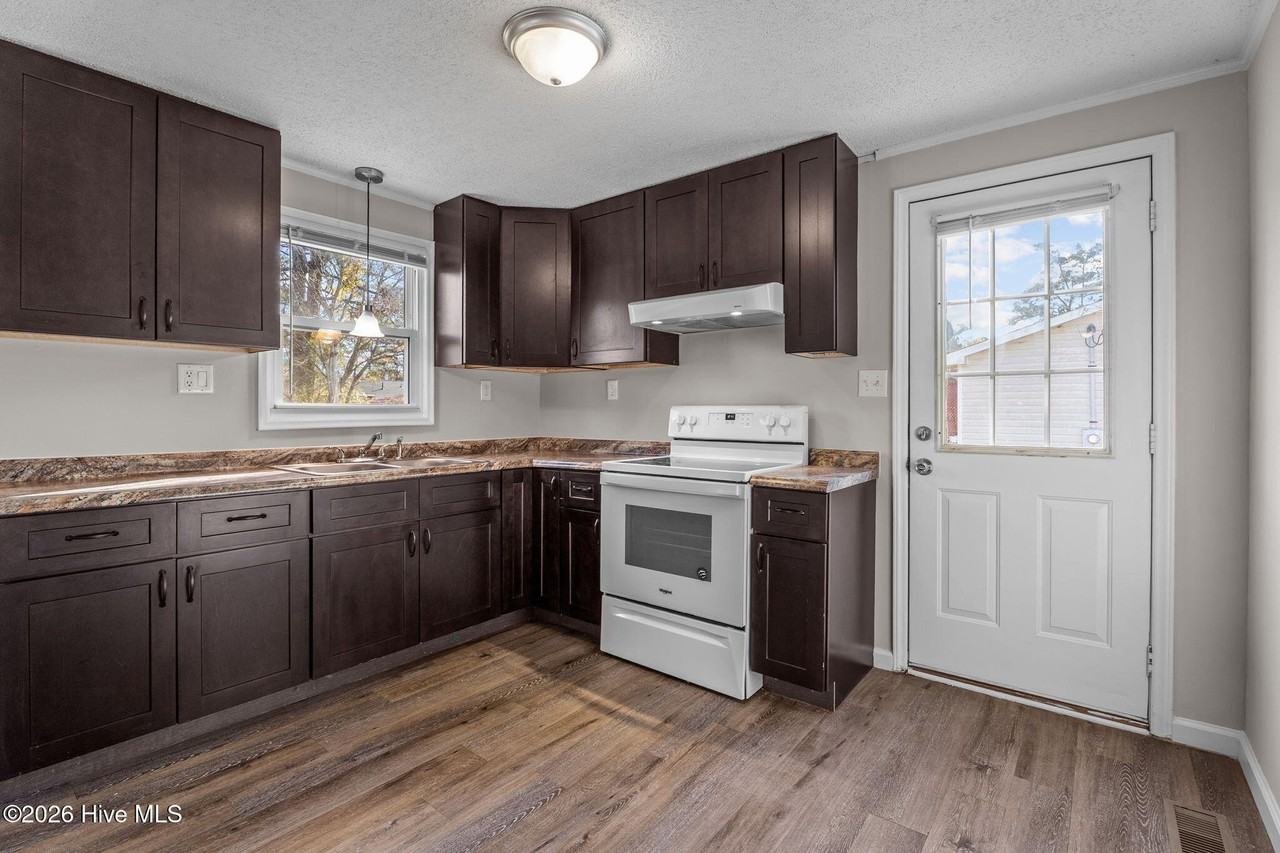 114 Arrowood Dr - Photo 7 of 20