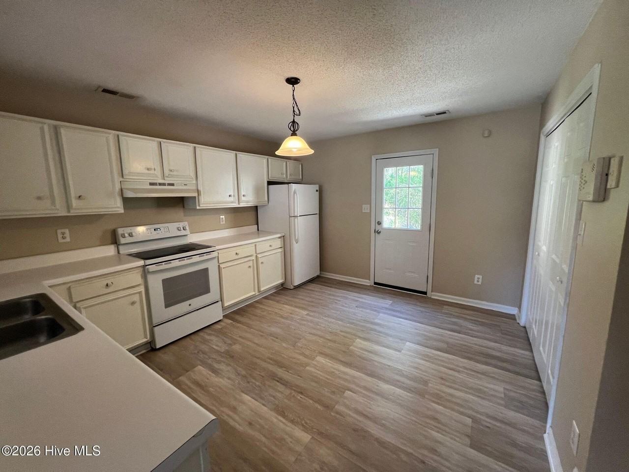 2196 Brandymill Ln - Photo 6 of 20