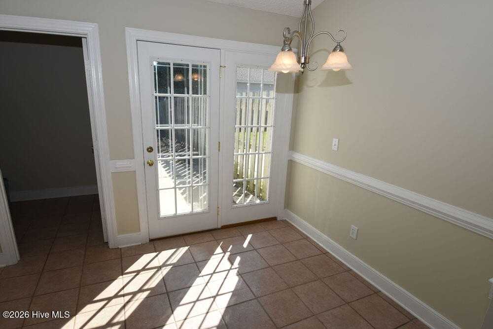 122 Emily Dr Unit A - Photo 7 of 18