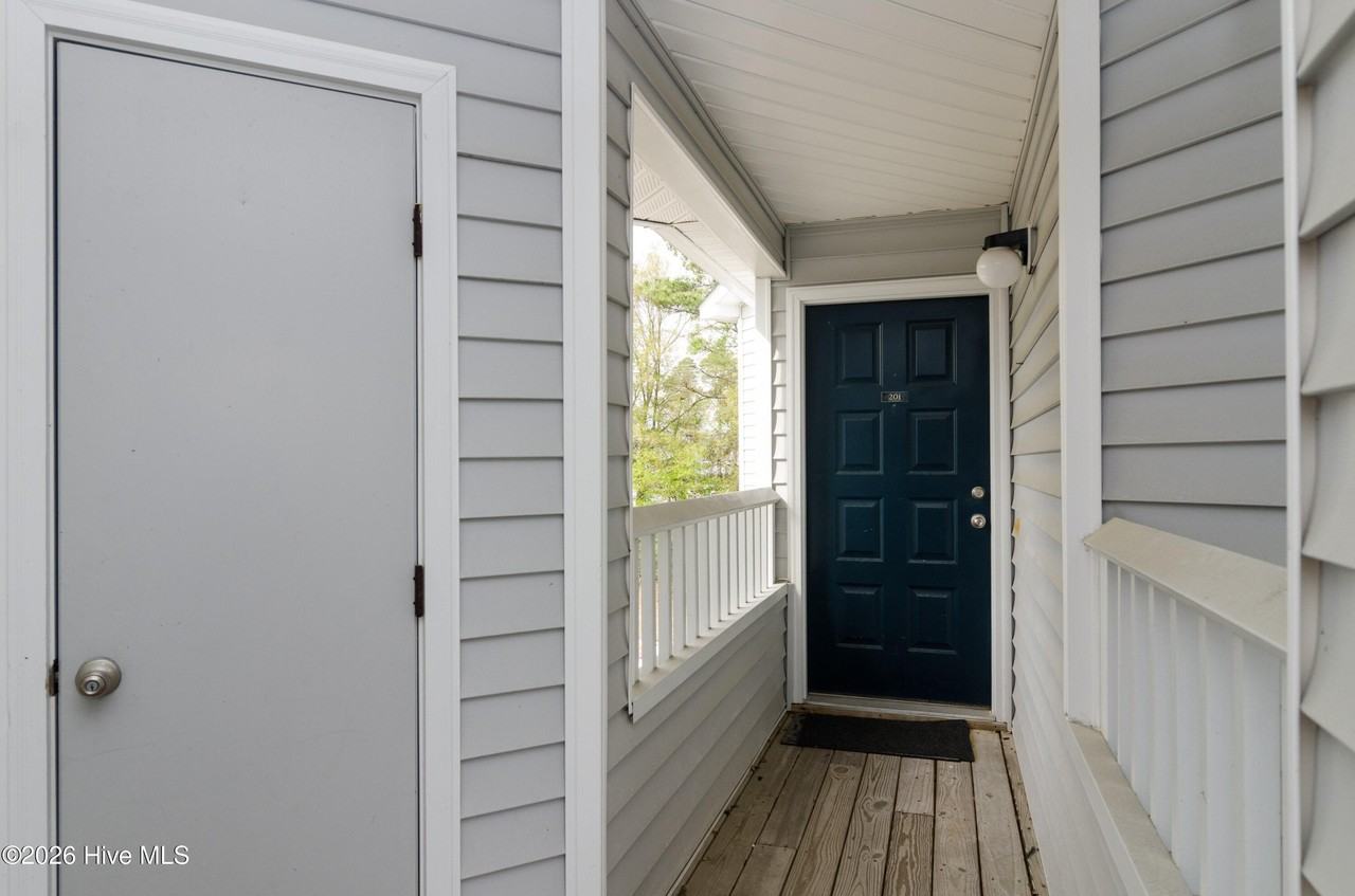 4140 Breezewood Dr Apt 201 - Photo 3 of 20