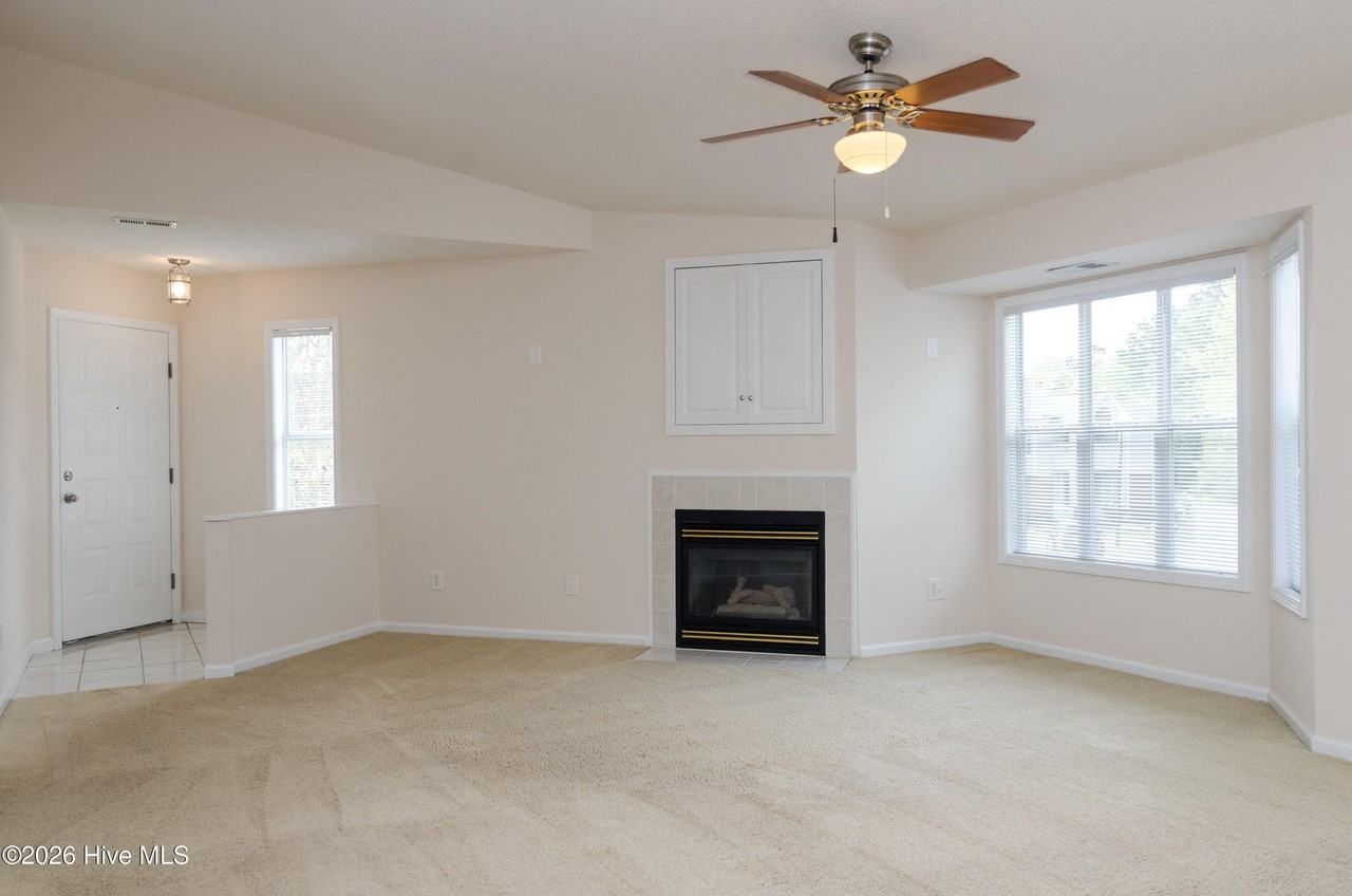 4140 Breezewood Dr Apt 201 - Photo 5 of 20