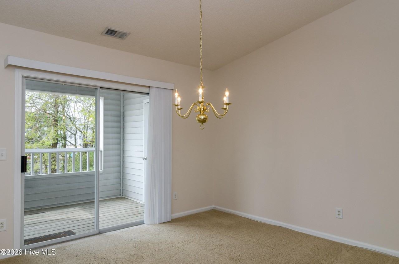 4140 Breezewood Dr Apt 201 - Photo 7 of 20