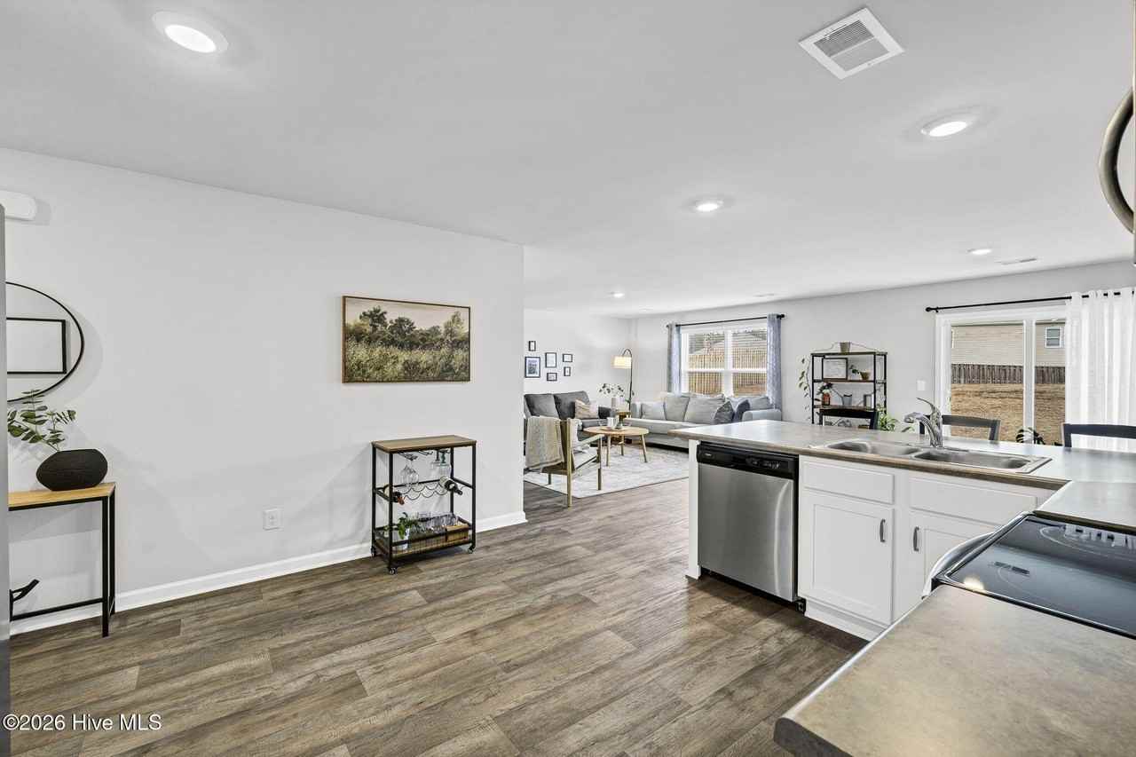 699 Buckeye Rd Ne - Photo 6 of 42