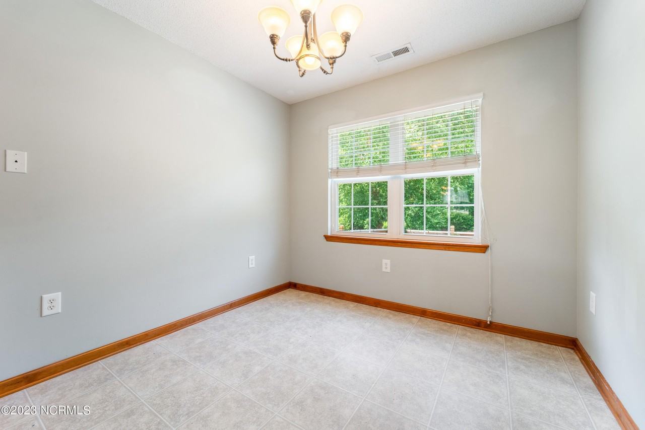 103 Appleton Ln - Photo 4 of 28