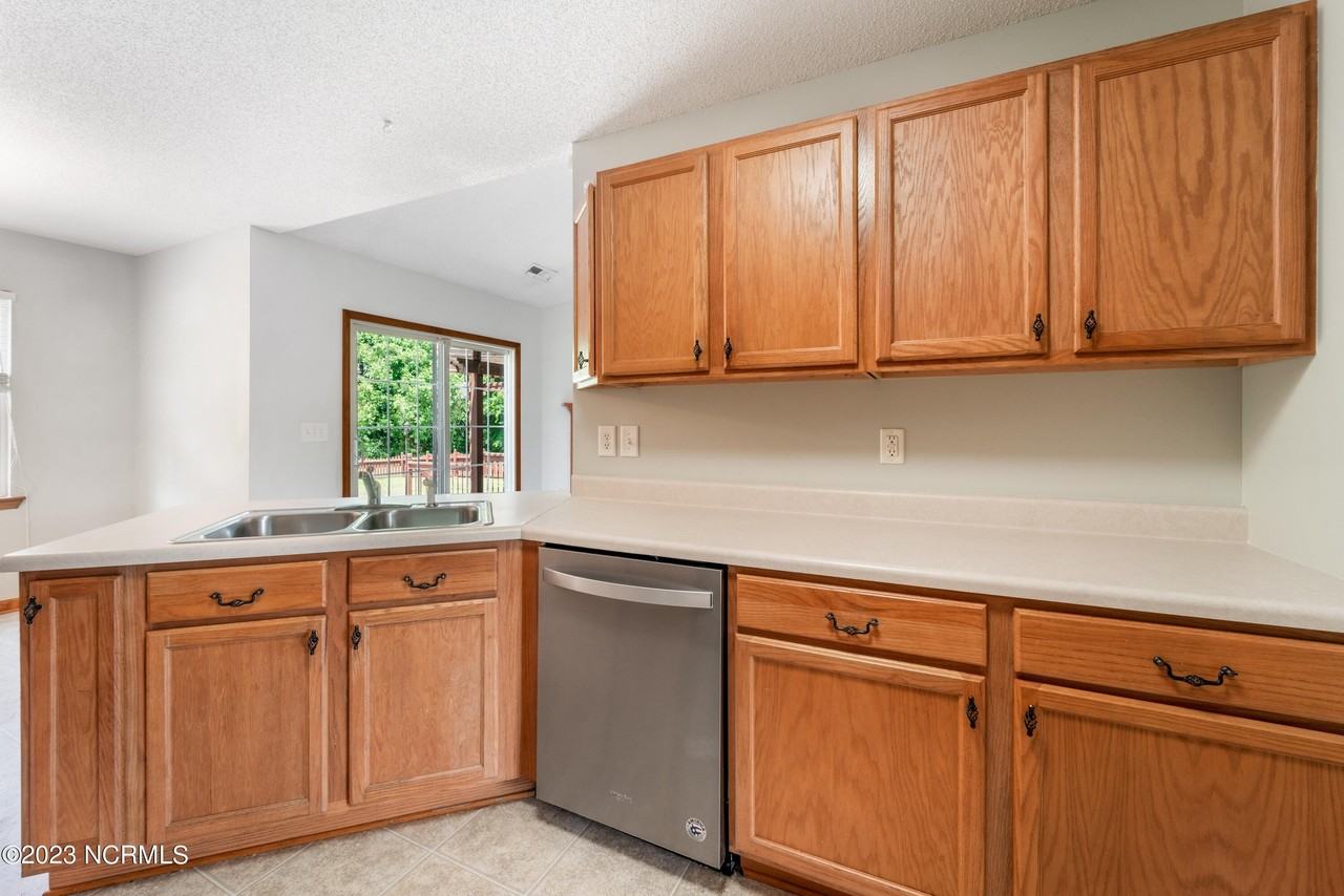 103 Appleton Ln - Photo 7 of 28