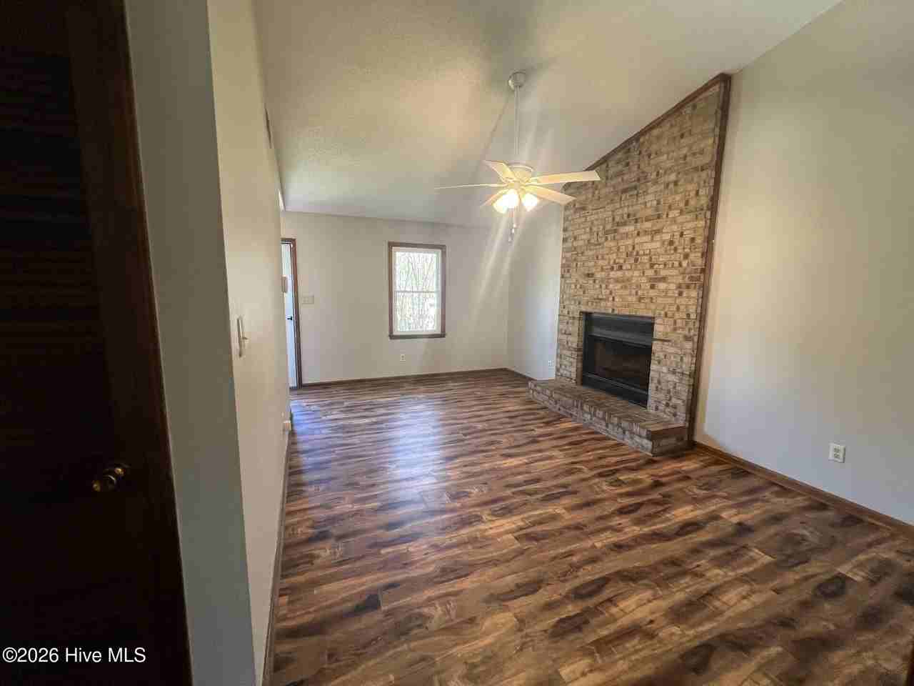 109 Hickory Grove Dr - Photo 5 of 23