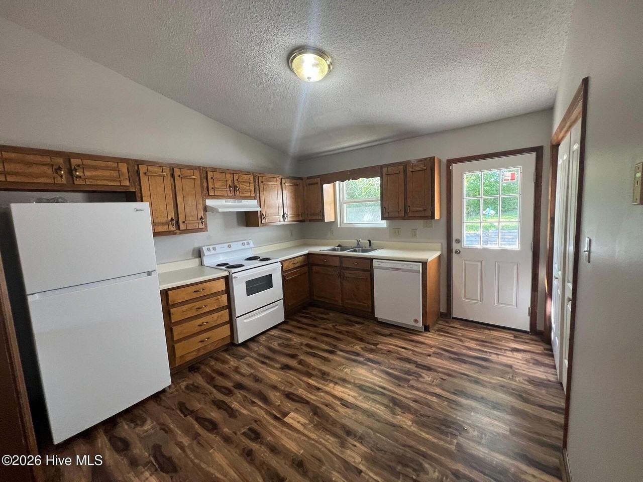 109 Hickory Grove Dr - Photo 6 of 23