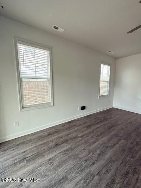 404 Vandemere Ct - Photo 4 of 17