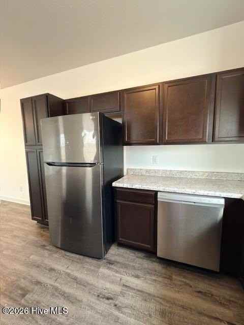 404 Vandemere Ct - Photo 7 of 17