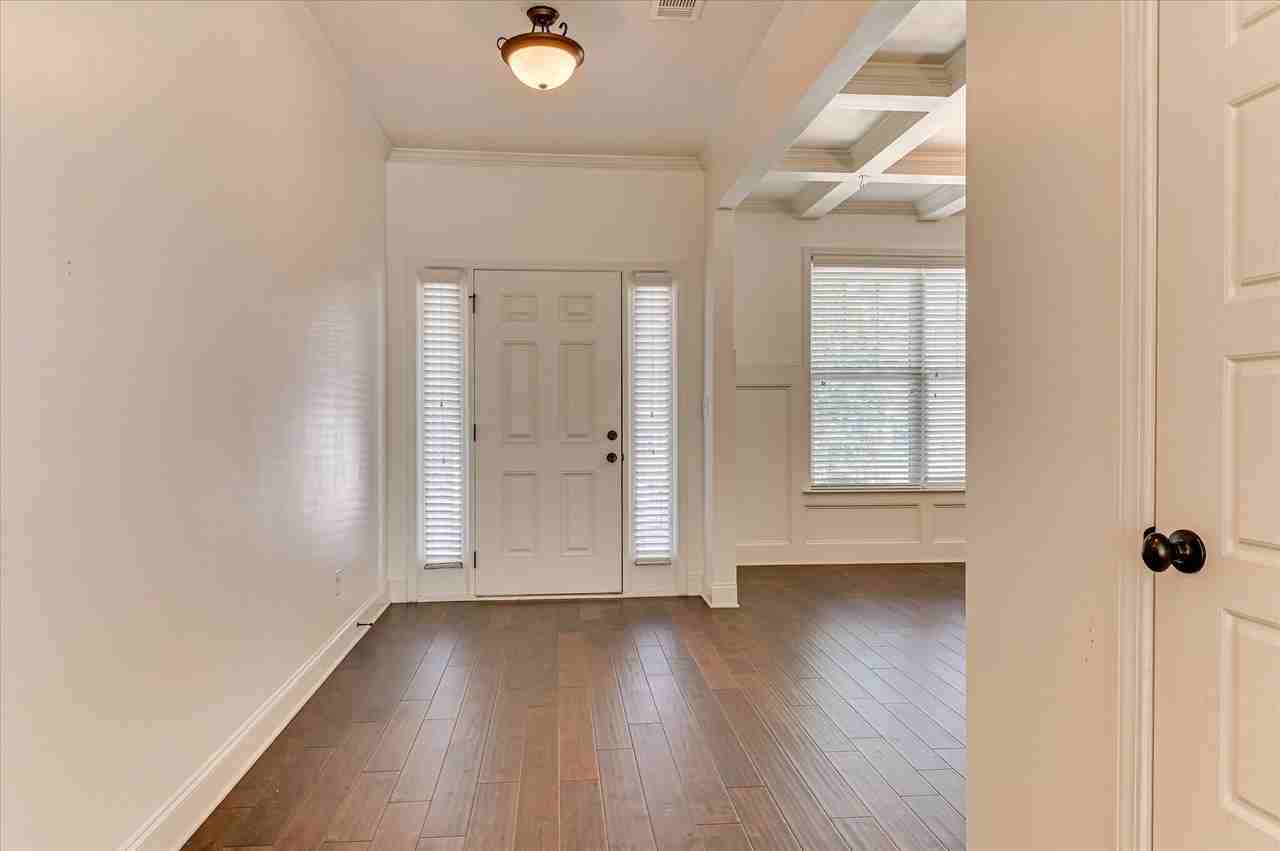 1210 Eldrick Ln - Photo 5 of 42