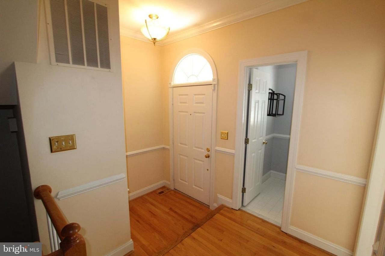 10502 James Wren Way - Photo 4 of 32