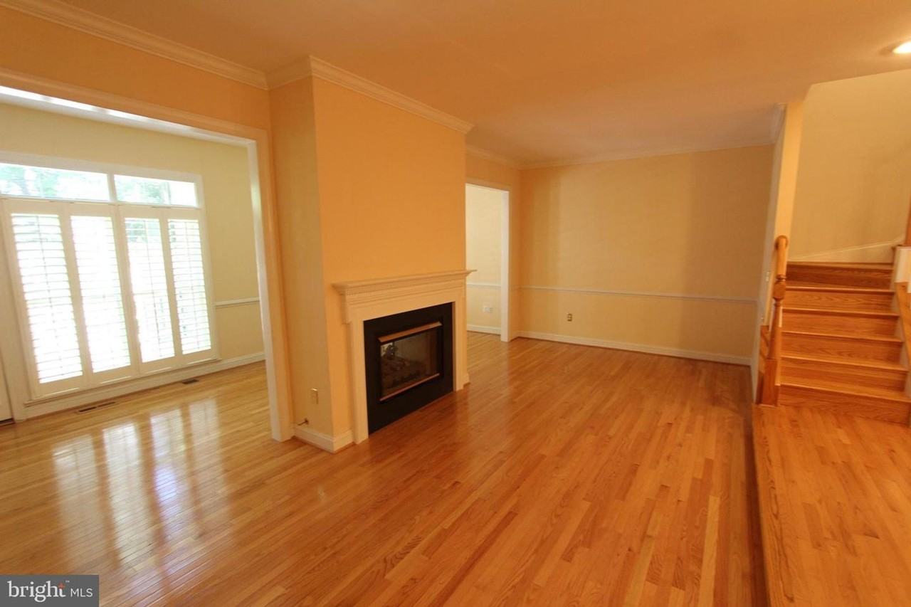 10502 James Wren Way - Photo 5 of 32