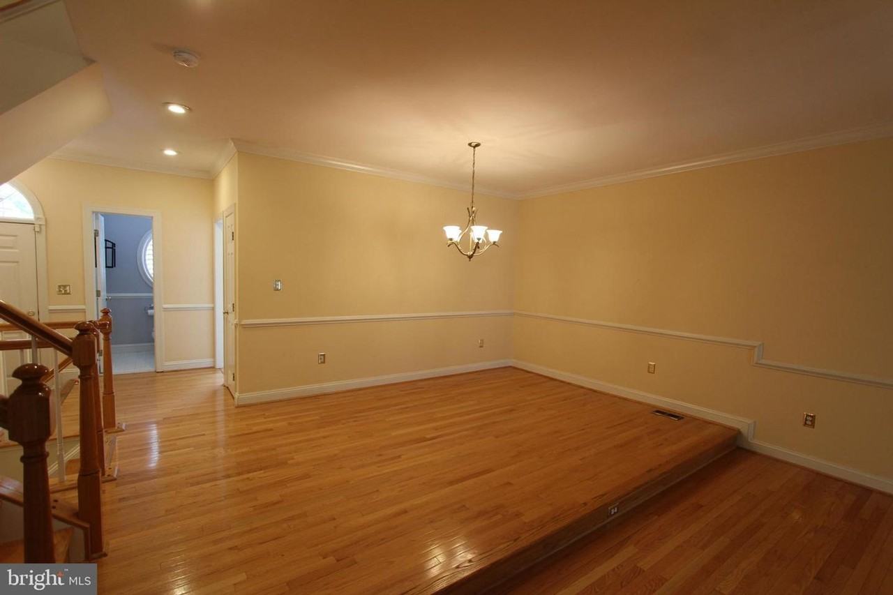 10502 James Wren Way - Photo 6 of 32