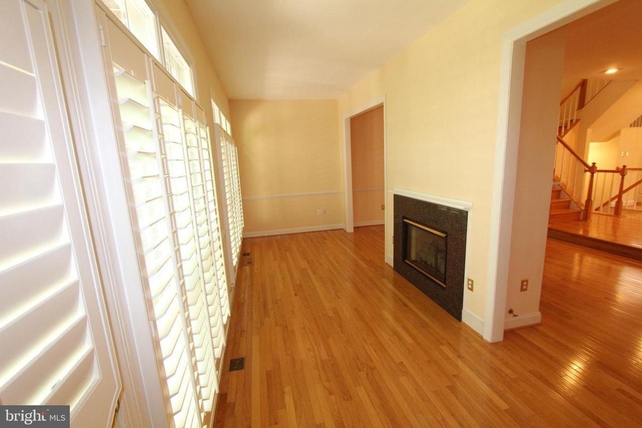 10502 James Wren Way - Photo 7 of 32