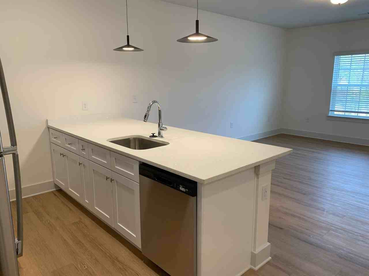 3515 Markland Dr - Photo 4 of 15