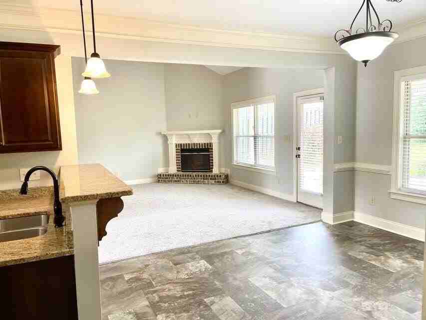 220 Kickham Ln - Photo 7 of 22