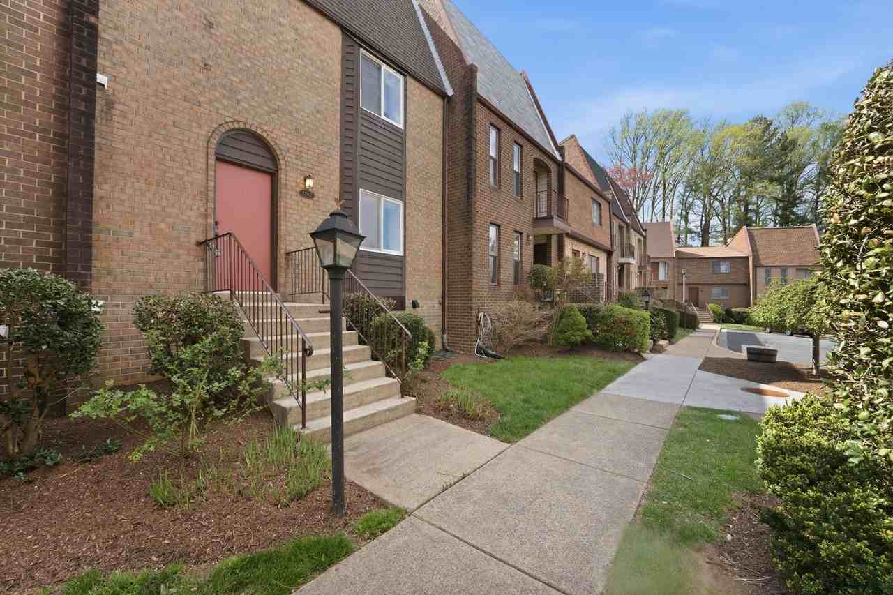 1747 Cy Ct - Photo 3 of 24