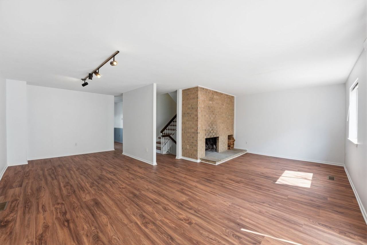 1747 Cy Ct - Photo 4 of 24