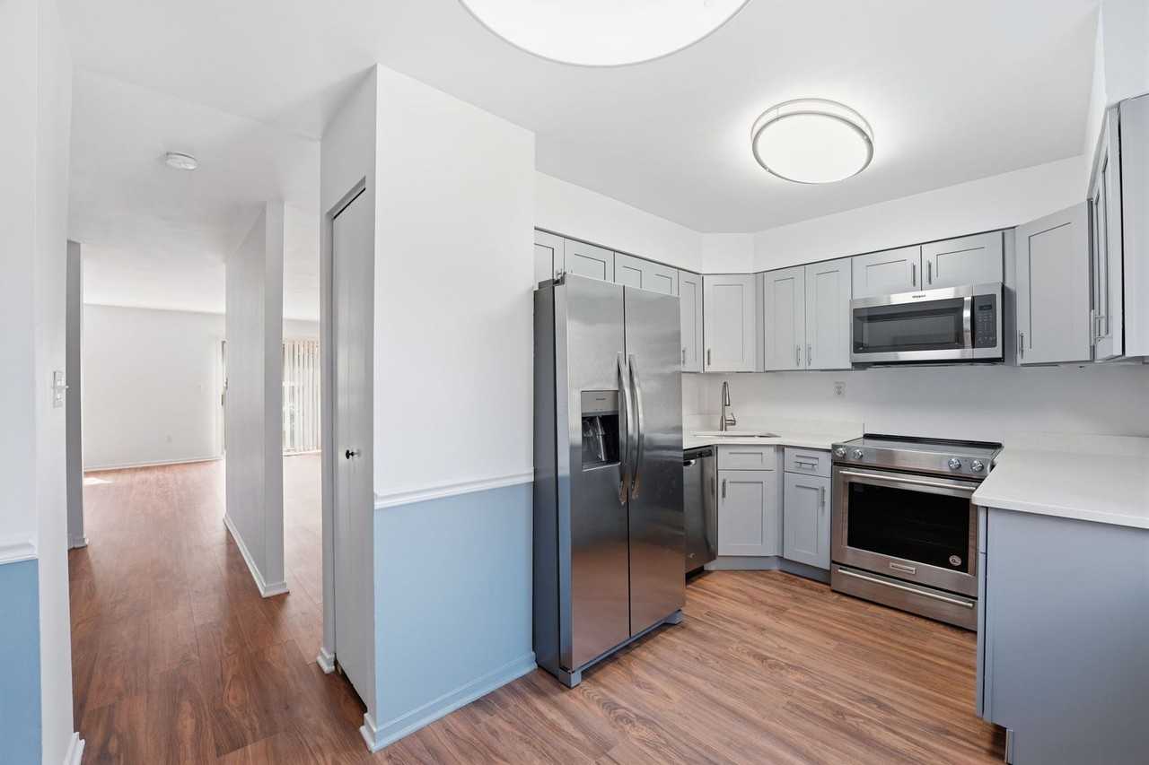 1747 Cy Ct - Photo 7 of 24