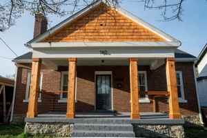 featured image of 140 E Seventh St