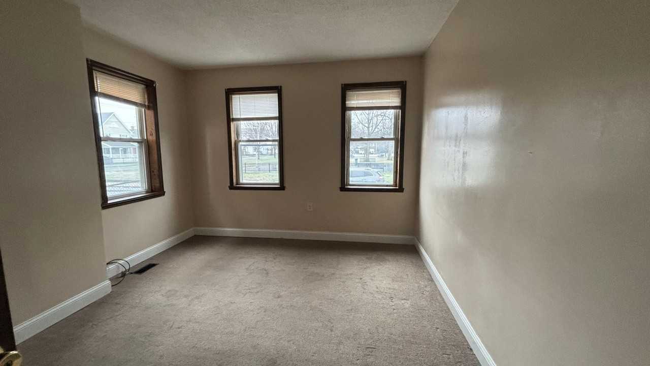 33 School St - Photo 5 of 5