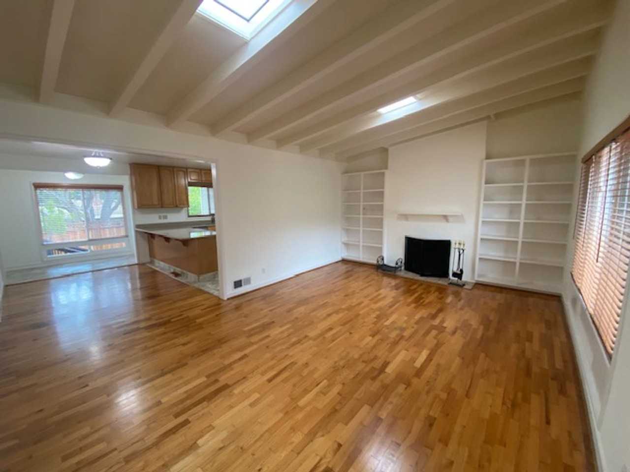 340 Bishop Ave - Photo 5 of 47