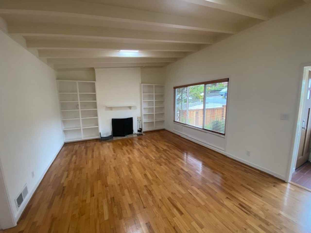 340 Bishop Ave - Photo 6 of 47