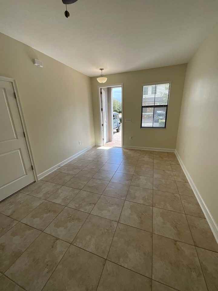 8545 Zoeller Hills Dr - Photo 5 of 31