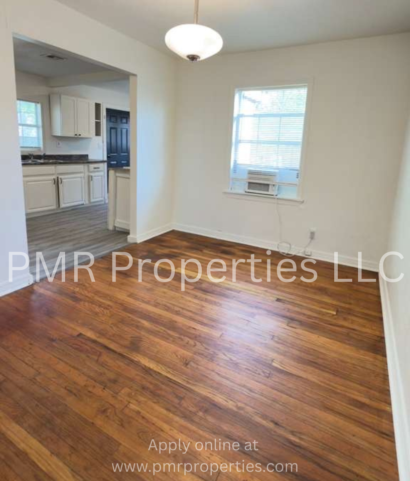 1601 Nw Irwin Ave - Photo 2 of 12