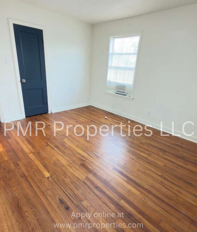 1601 Nw Irwin Ave - Photo 4 of 12