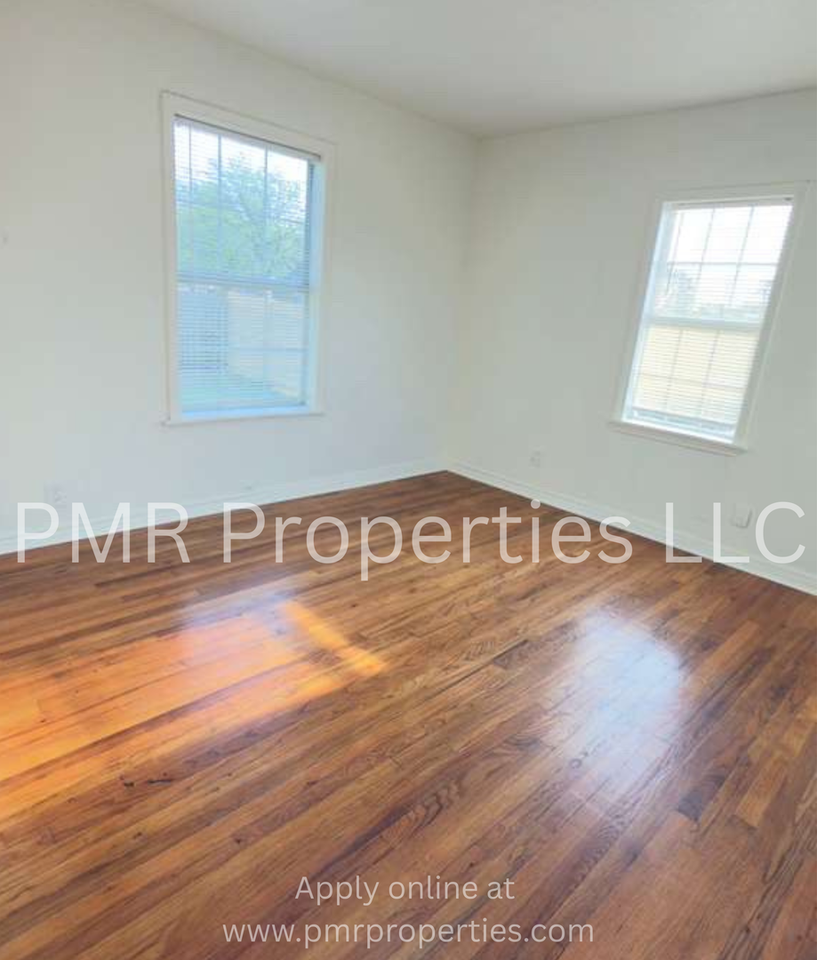 1601 Nw Irwin Ave - Photo 7 of 12