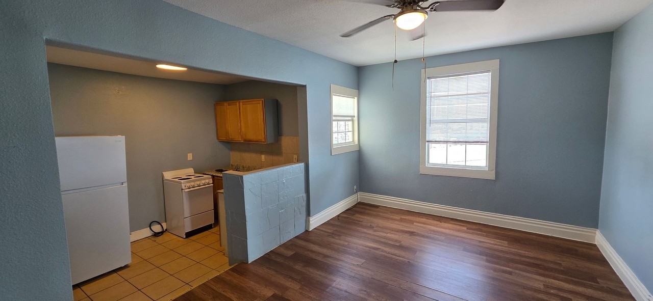 1408 Strand St - Photo 3 of 9