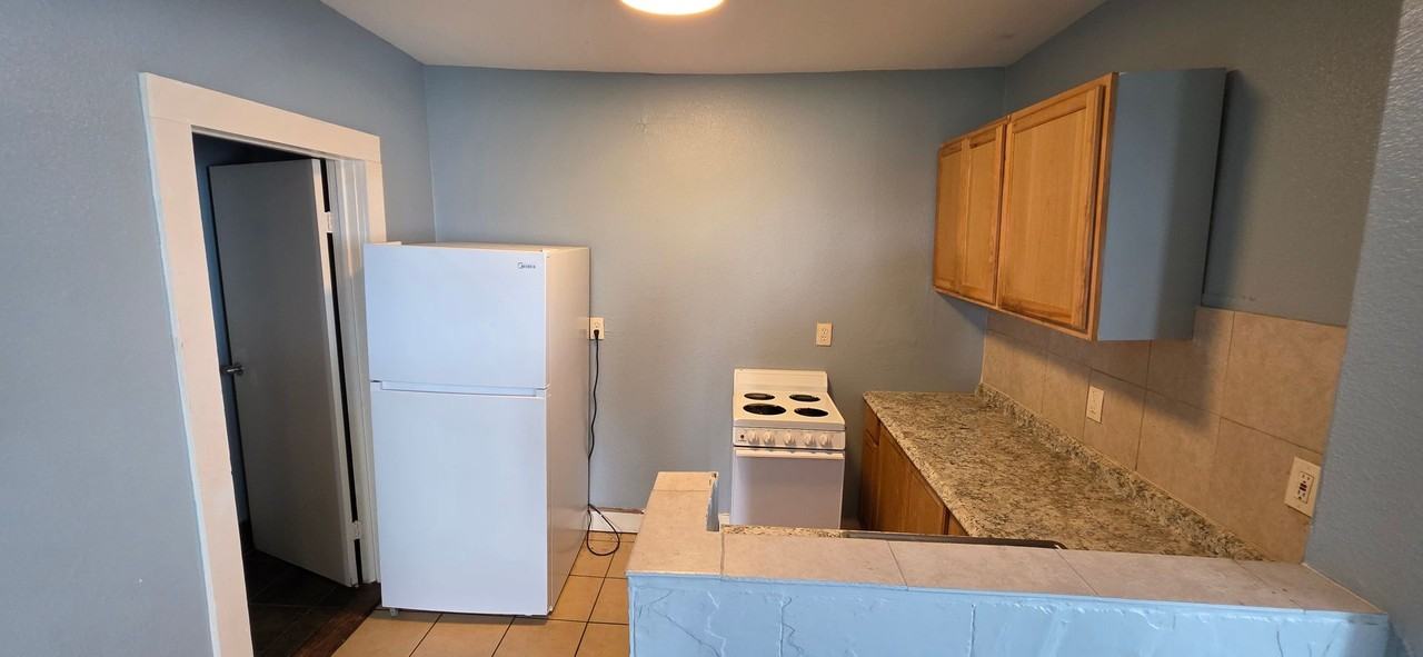 1408 Strand St - Photo 7 of 9