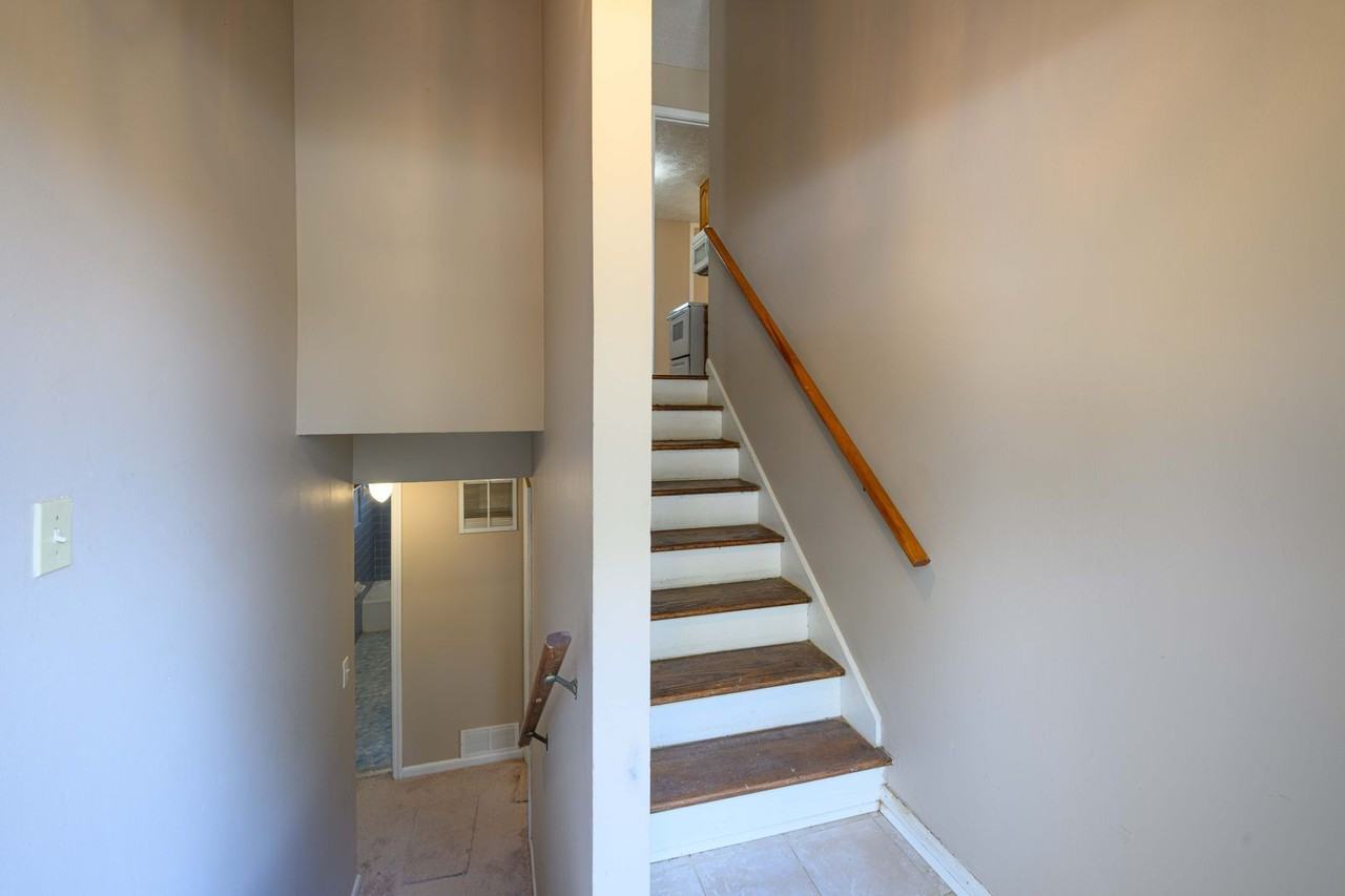 1264 Morrow Rd - Photo 3 of 20