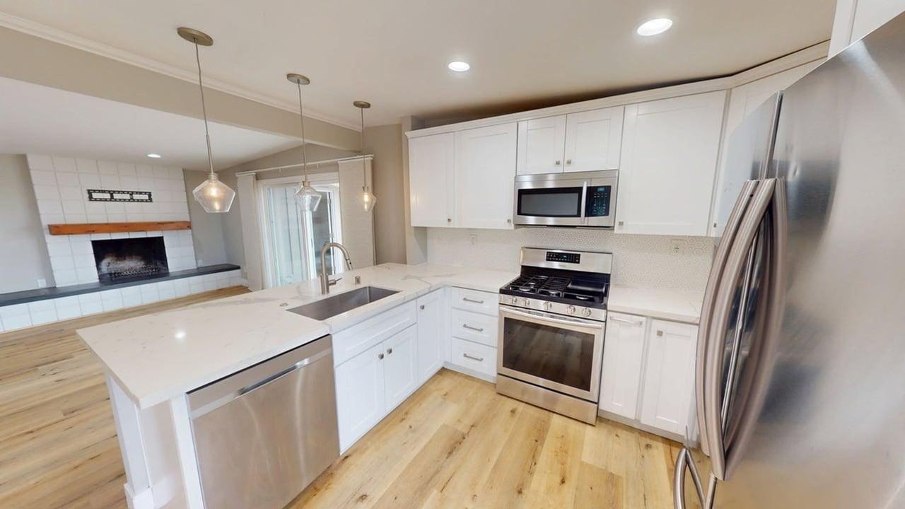 1007 Holly Ave - Photo 7 of 18